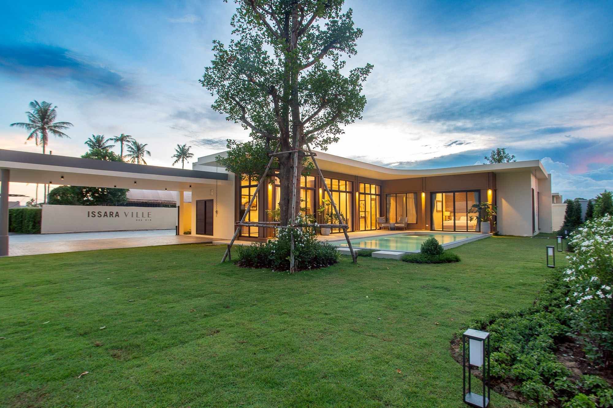 43d1ef8f6b3cc3cf4a7e173da27bb618 3 Bedroom 4 Bathroom Villa In Hua Hin HH-104