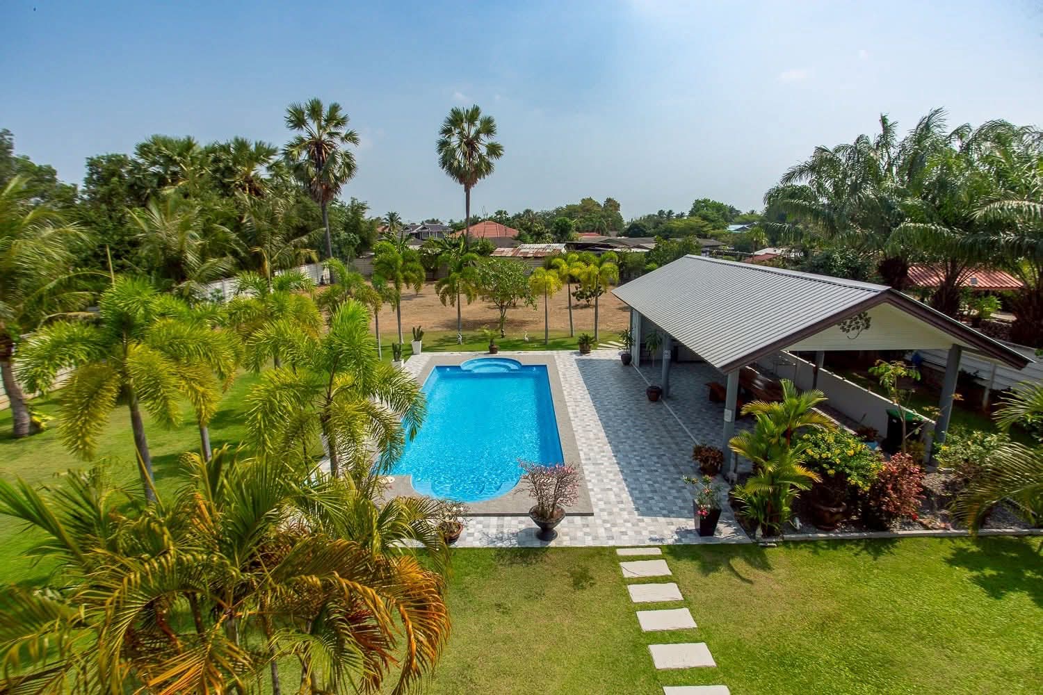 525 7 Bedroom 5 Bathroom Pool Villa in Hua Hin HH-121
