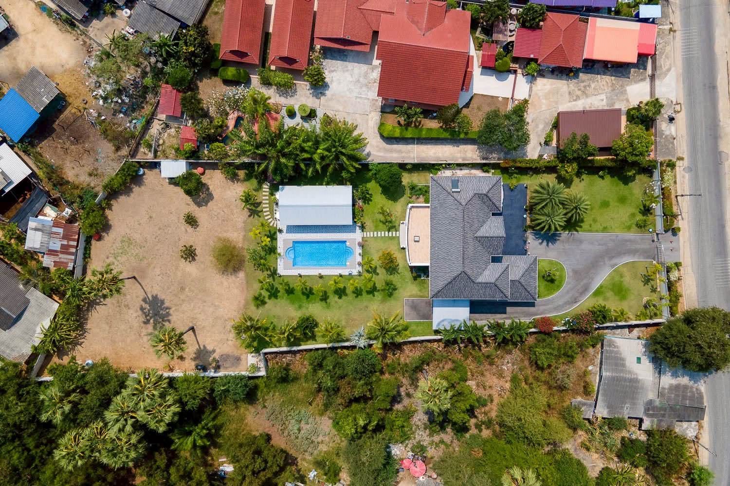 527 7 Bedroom 5 Bathroom Pool Villa in Hua Hin HH-121