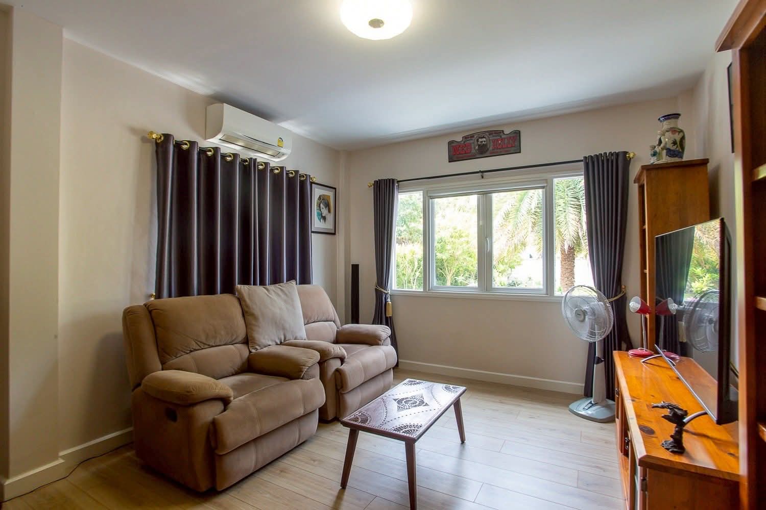 536 7 Bedroom 5 Bathroom Pool Villa in Hua Hin HH-121