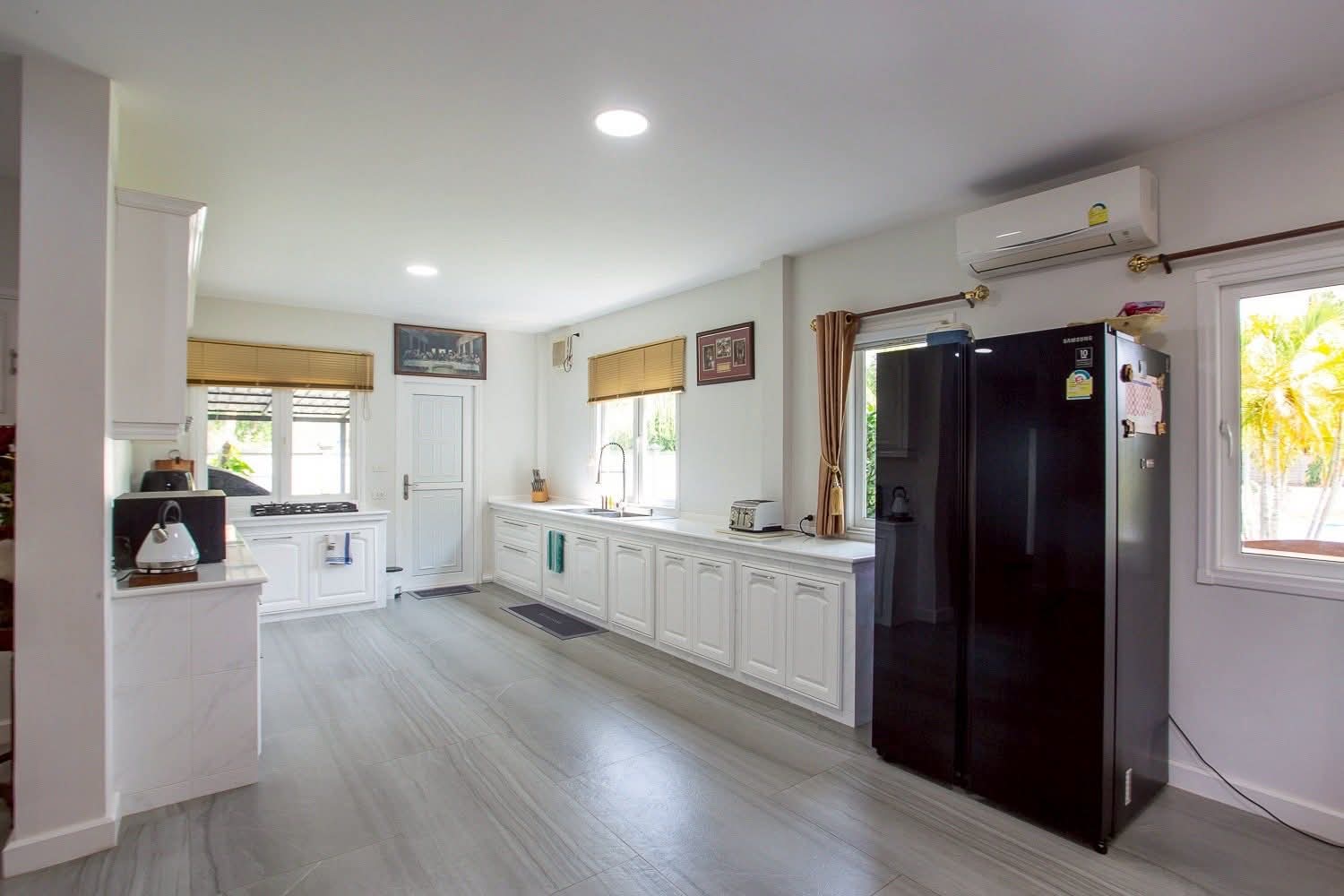 537 7 Bedroom 5 Bathroom Pool Villa in Hua Hin HH-121