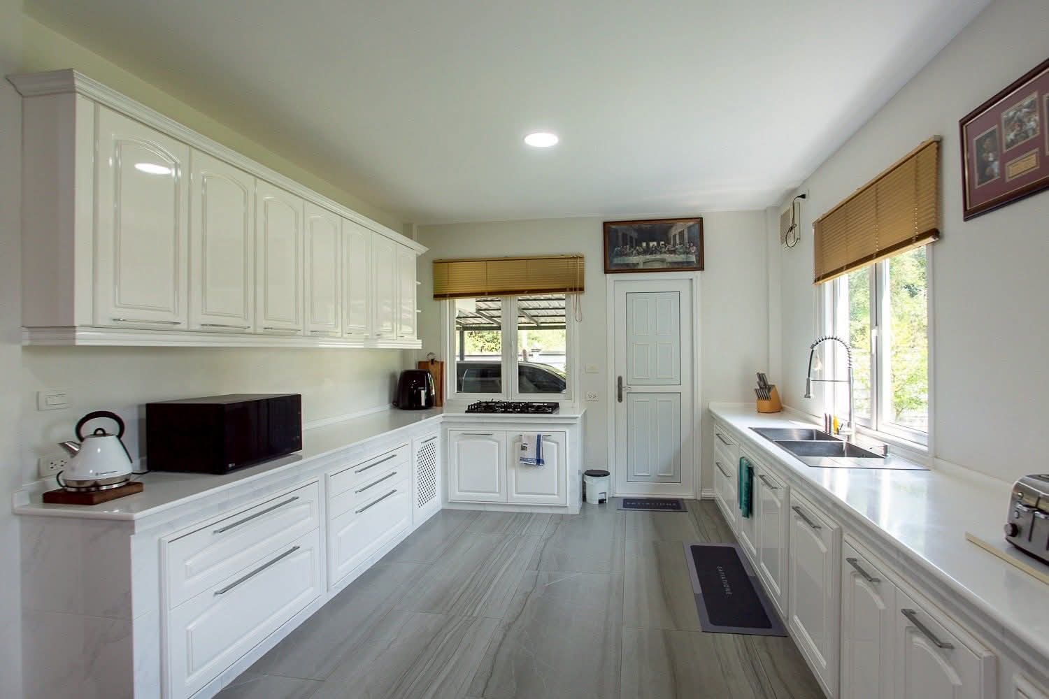 539 7 Bedroom 5 Bathroom Pool Villa in Hua Hin HH-121