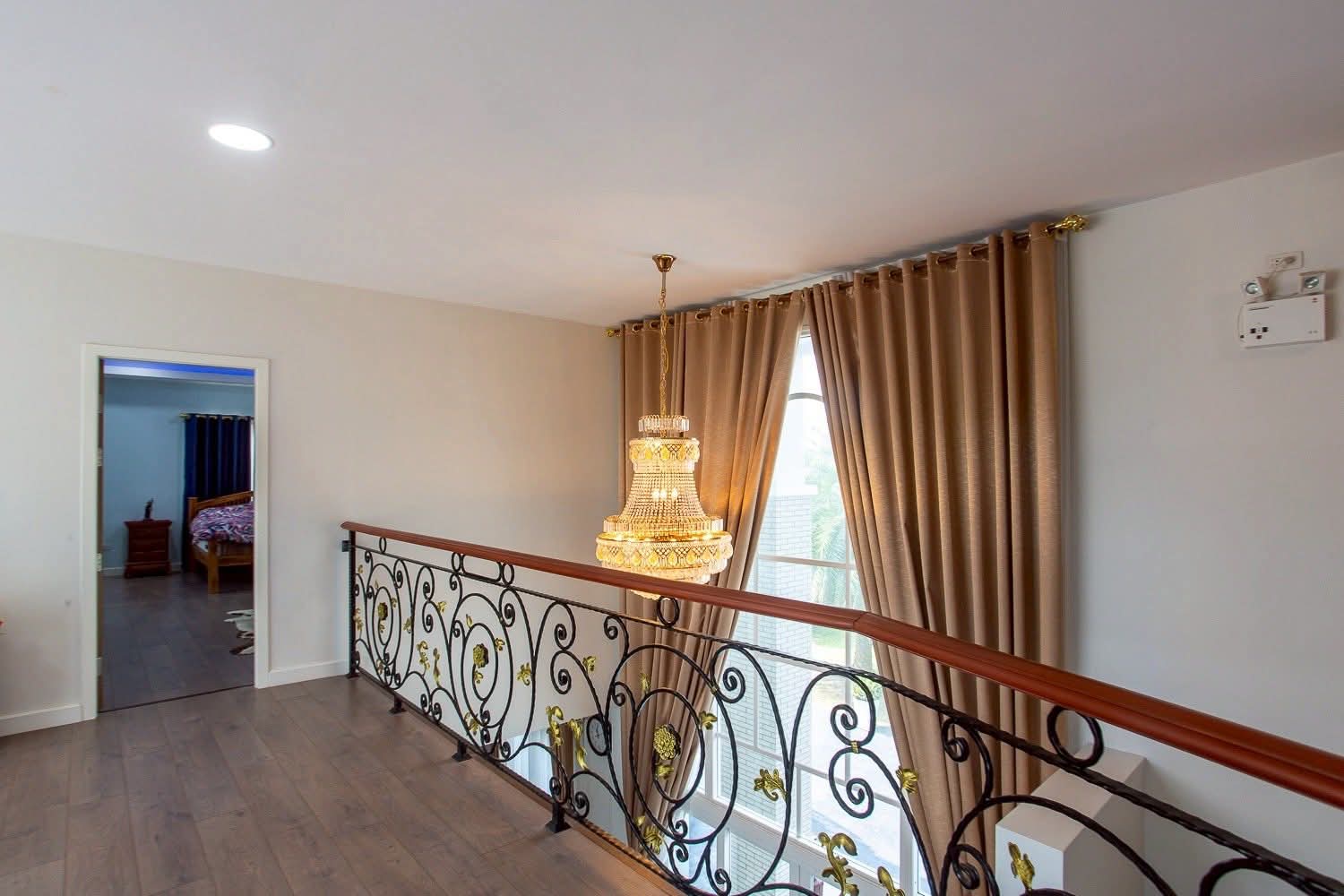 542 7 Bedroom 5 Bathroom Pool Villa in Hua Hin HH-121
