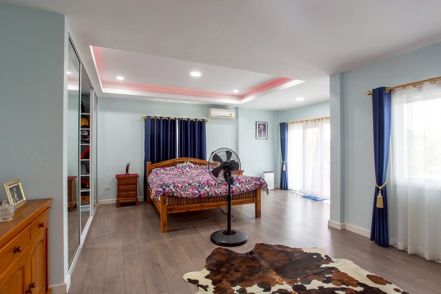 544 7 Bedroom 5 Bathroom Pool Villa in Hua Hin HH-121