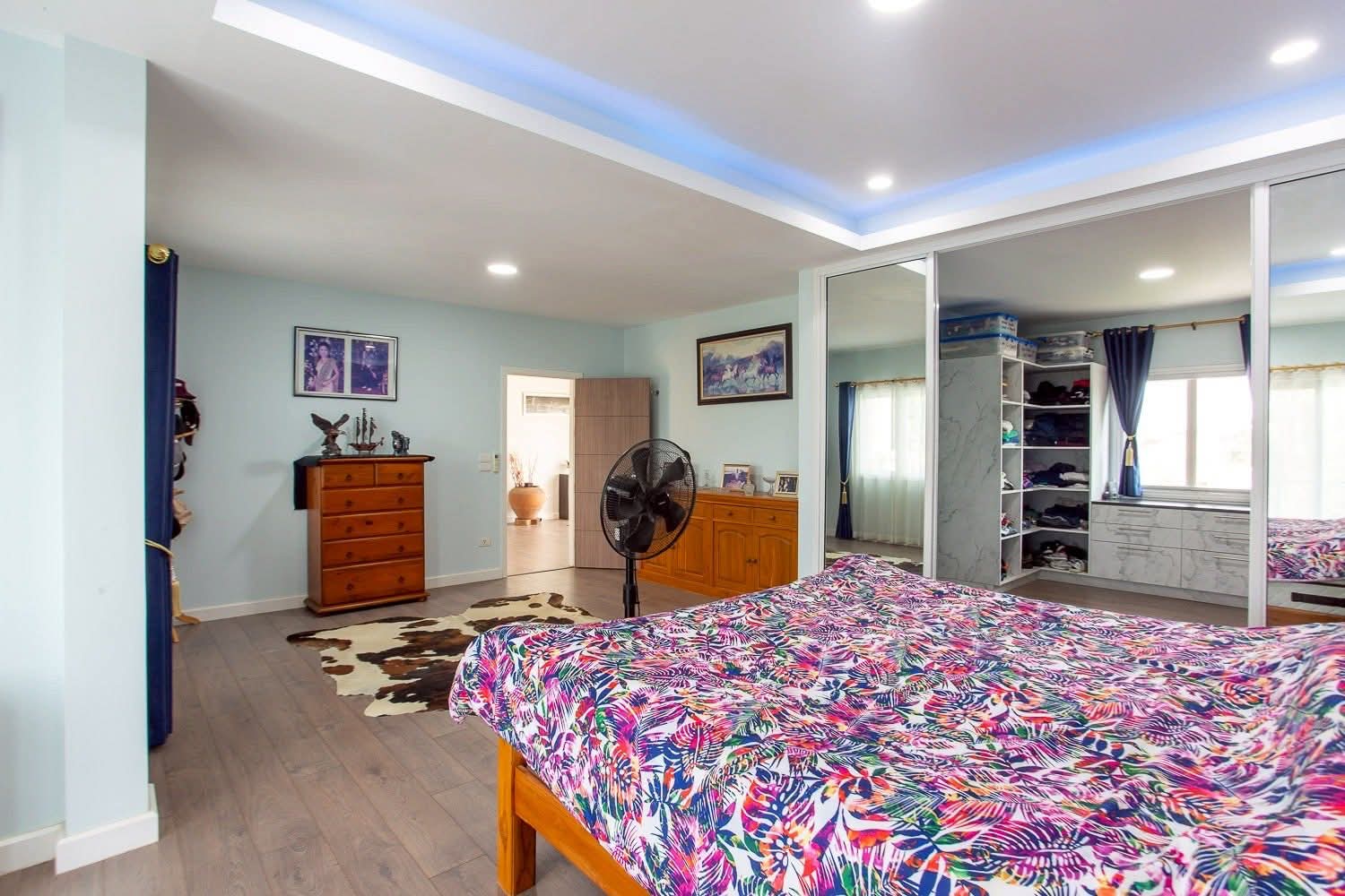 546 7 Bedroom 5 Bathroom Pool Villa in Hua Hin HH-121