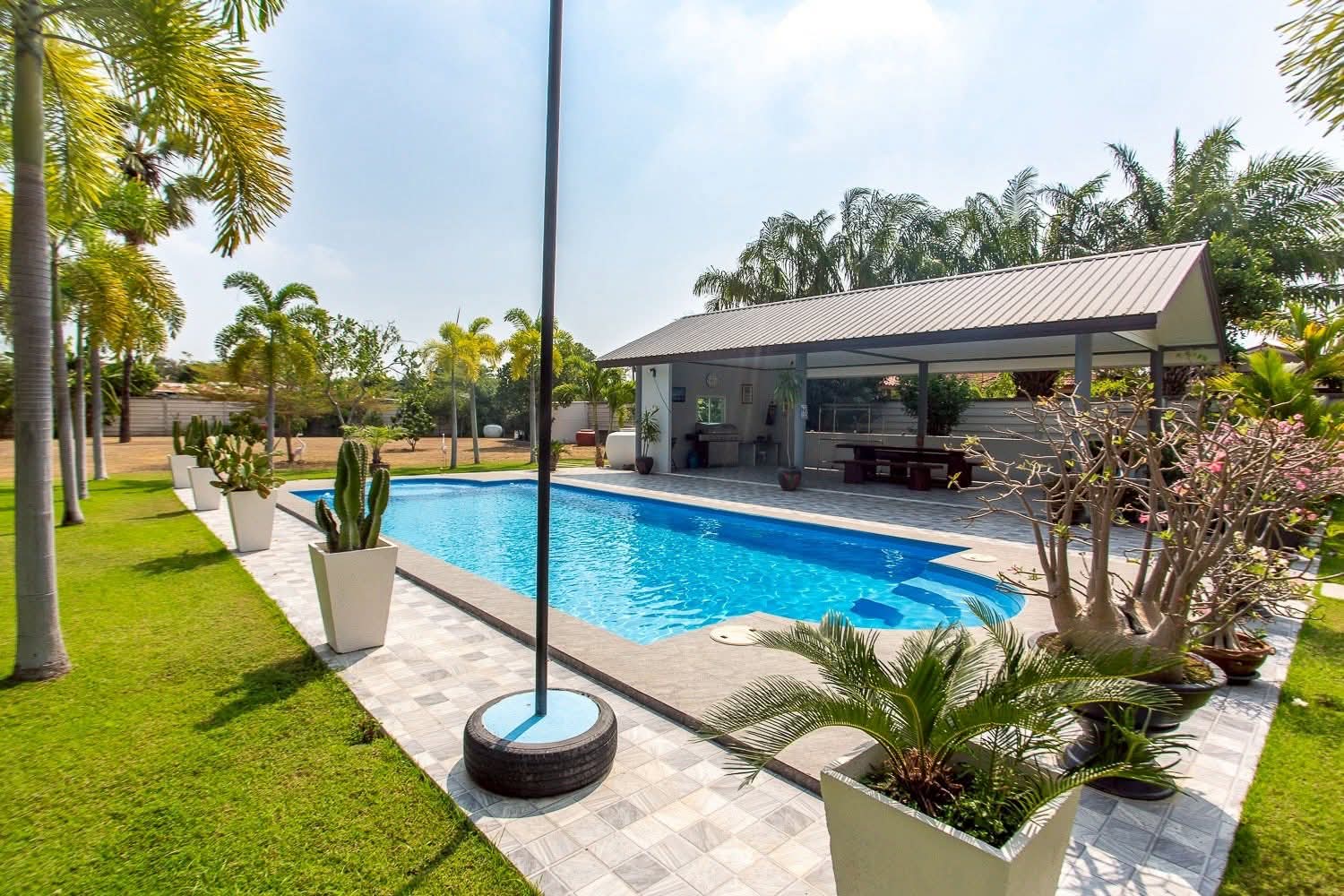 562 7 Bedroom 5 Bathroom Pool Villa in Hua Hin HH-121