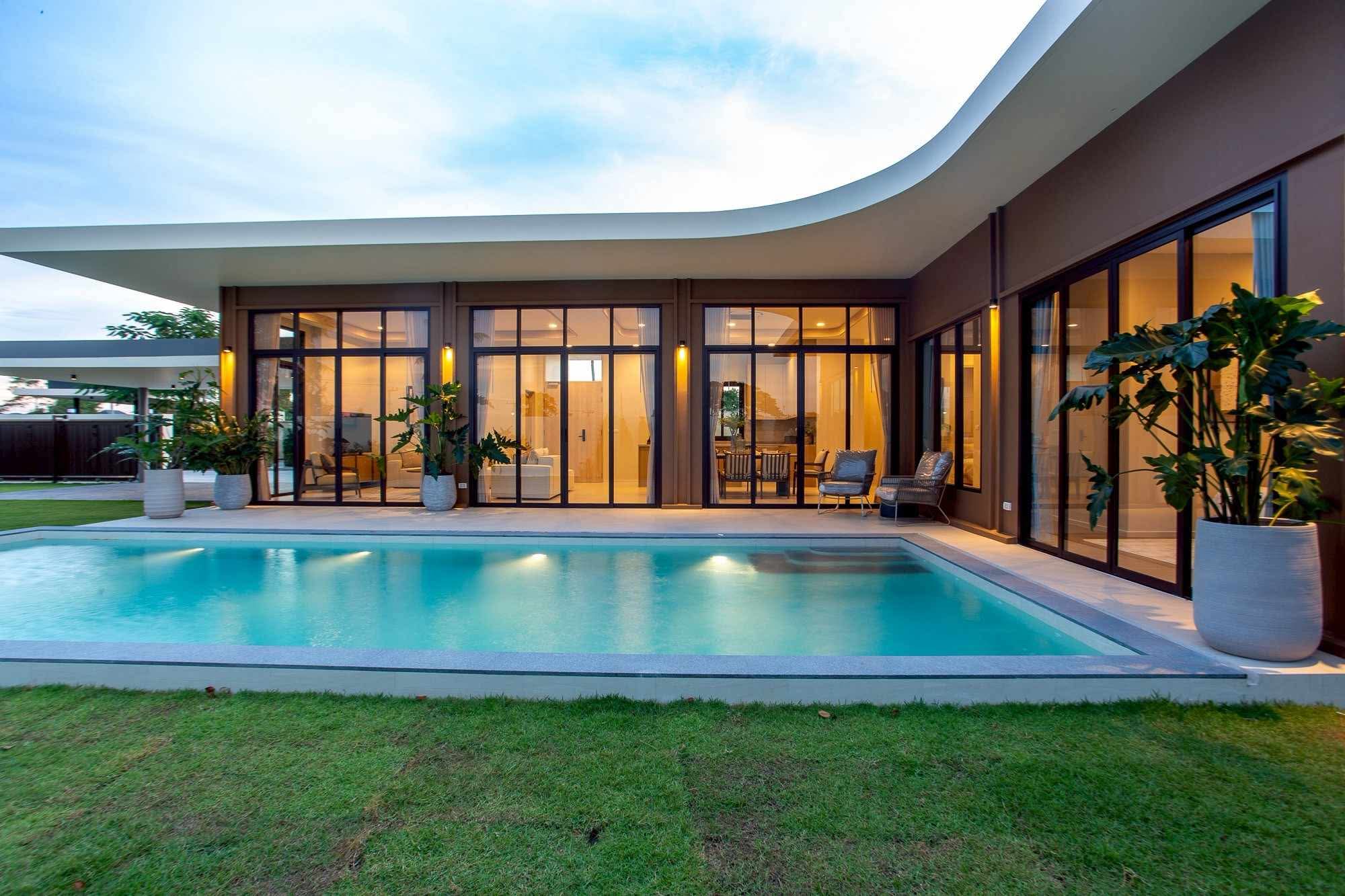 5d7e95e96456e42157a16e04bcbc9bf0 3 Bedroom 4 Bathroom Villa In Hua Hin HH-104