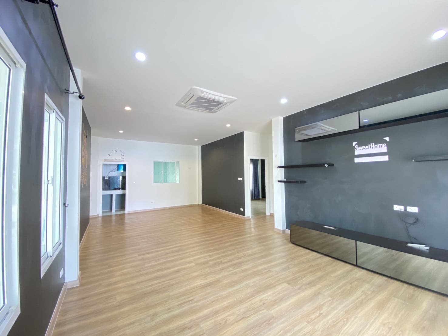 4 Bedroom 3 Bathroom Pool Villa in Hua Hin HH-118