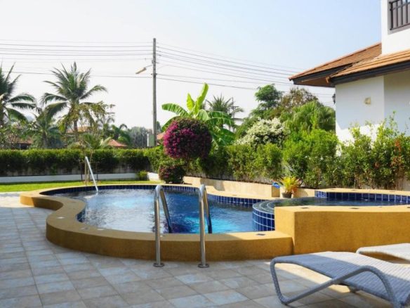 3 Bedroom 3 Bathroom Pool Villa in Hua Hin HH-120