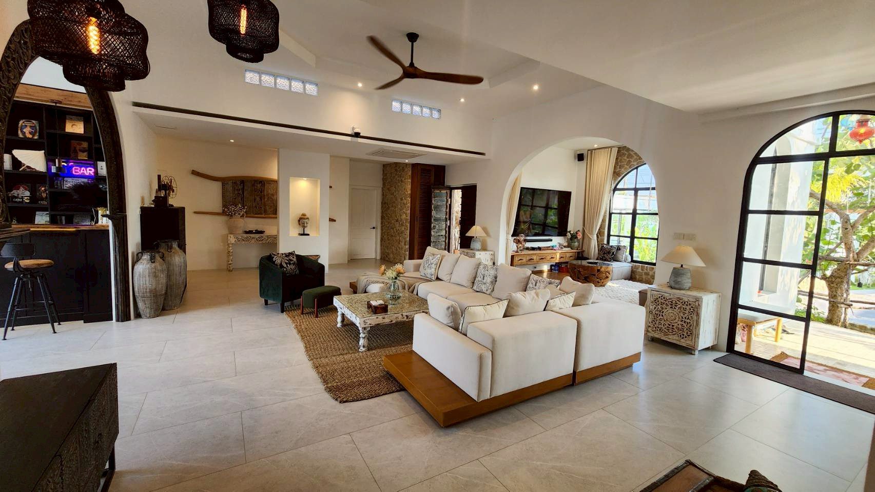 LINE_ALBUM_1652569 BE_260516_49 4 Bedroom 5 Bathroom Villa In Hua Hin HH-109