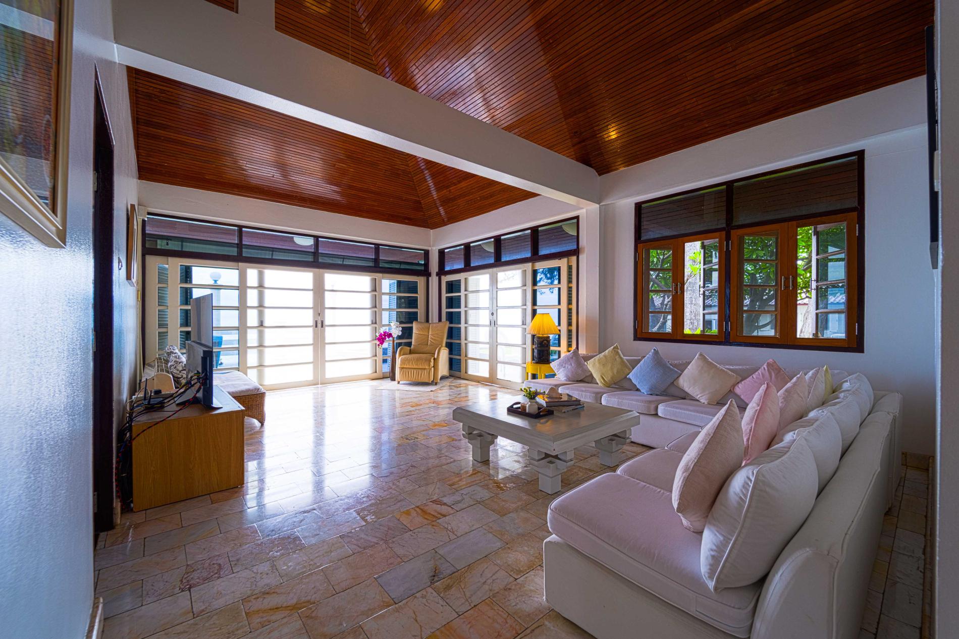 20250917_185415_4558jpg 6 Bedroom 5 Bathroom Villa in Hua Hin HH-129
