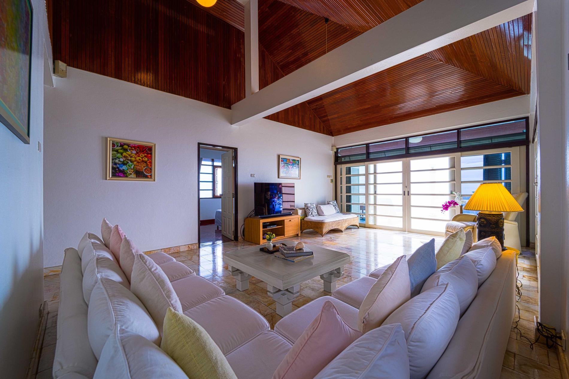 20250917_185417_3983jpg 6 Bedroom 5 Bathroom Villa in Hua Hin HH-129