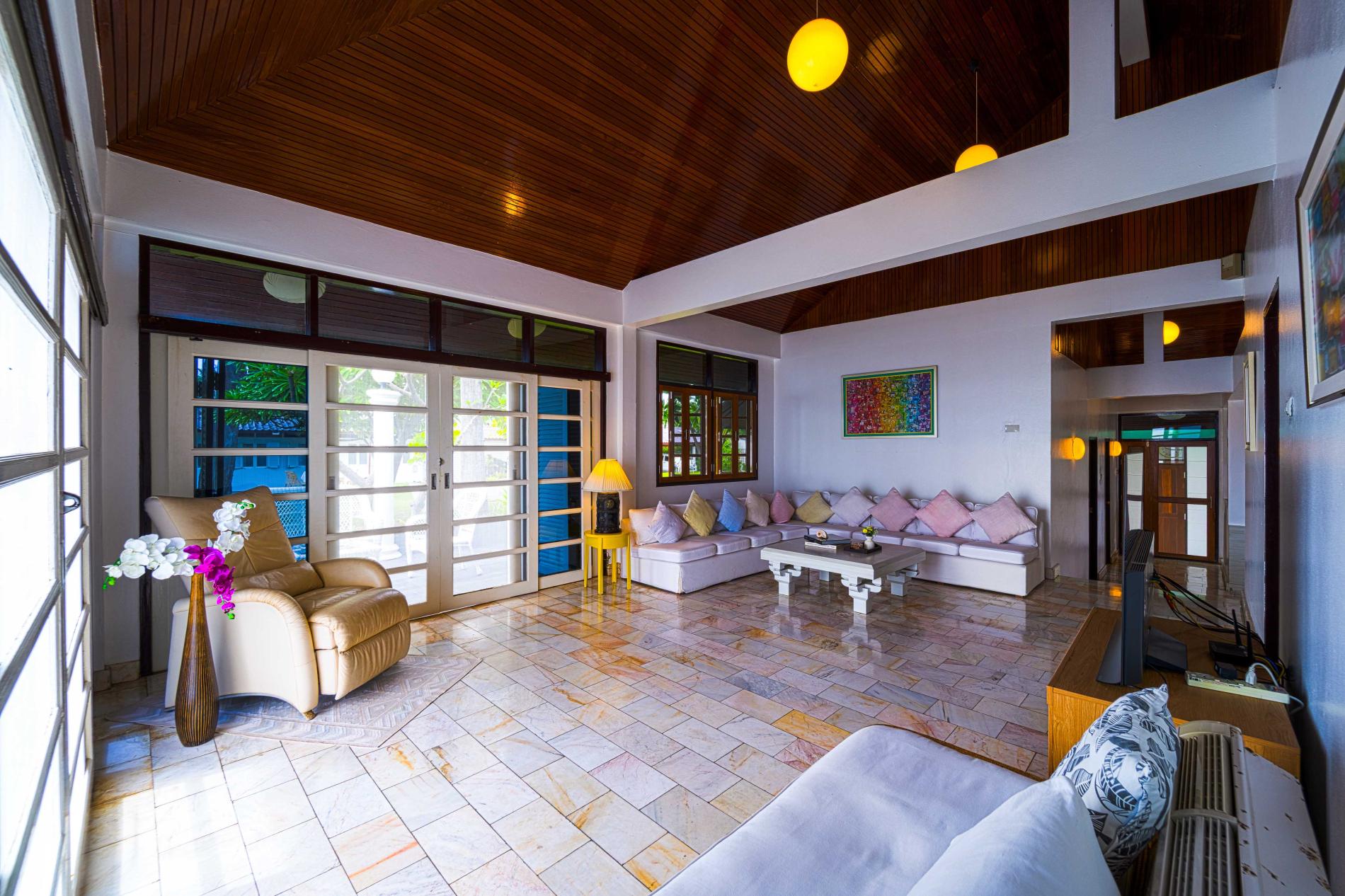 20250917_185419_4029jpg 6 Bedroom 5 Bathroom Villa in Hua Hin HH-129