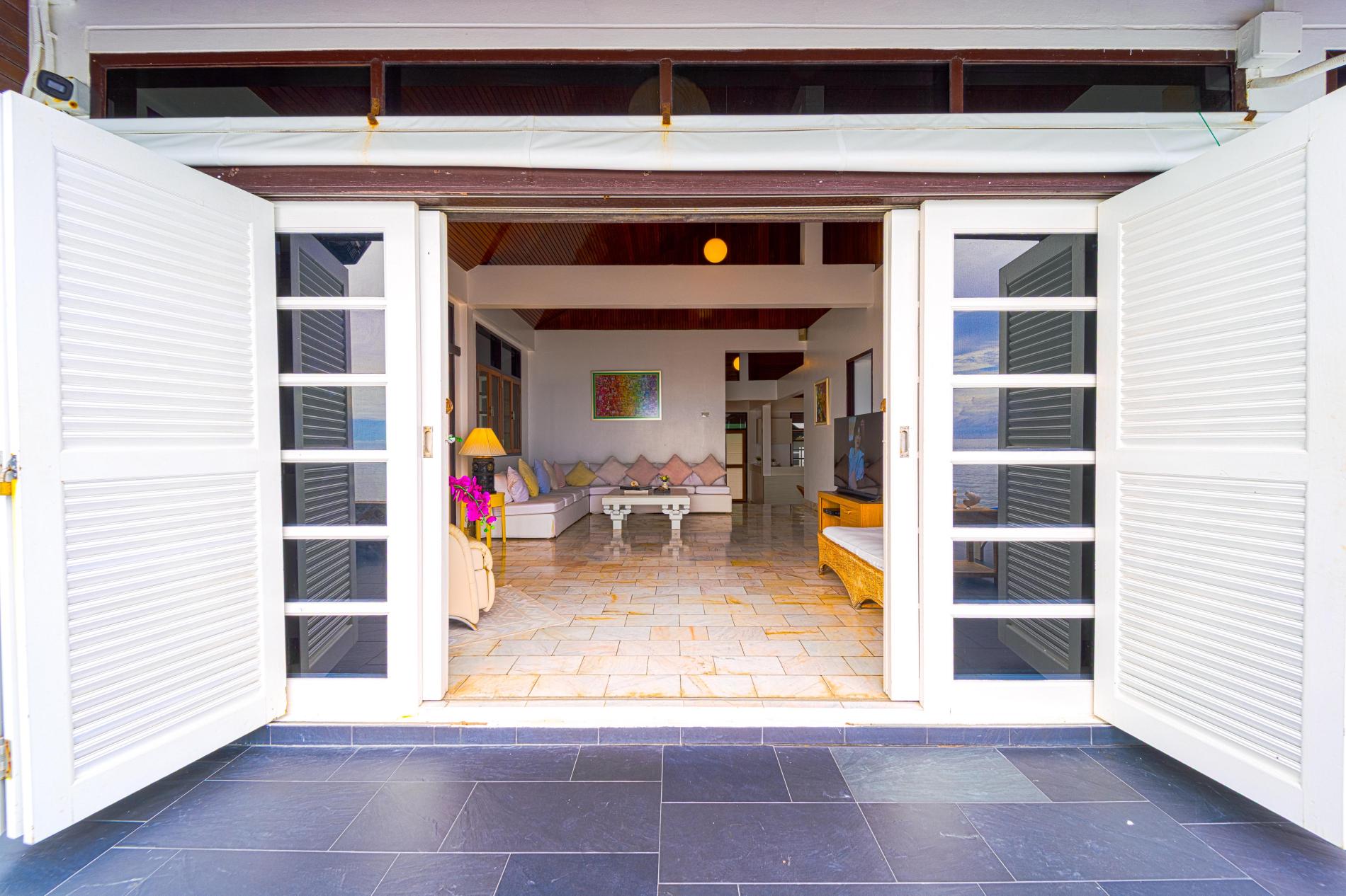 20250917_190612_5106jpg 6 Bedroom 5 Bathroom Villa in Hua Hin HH-129