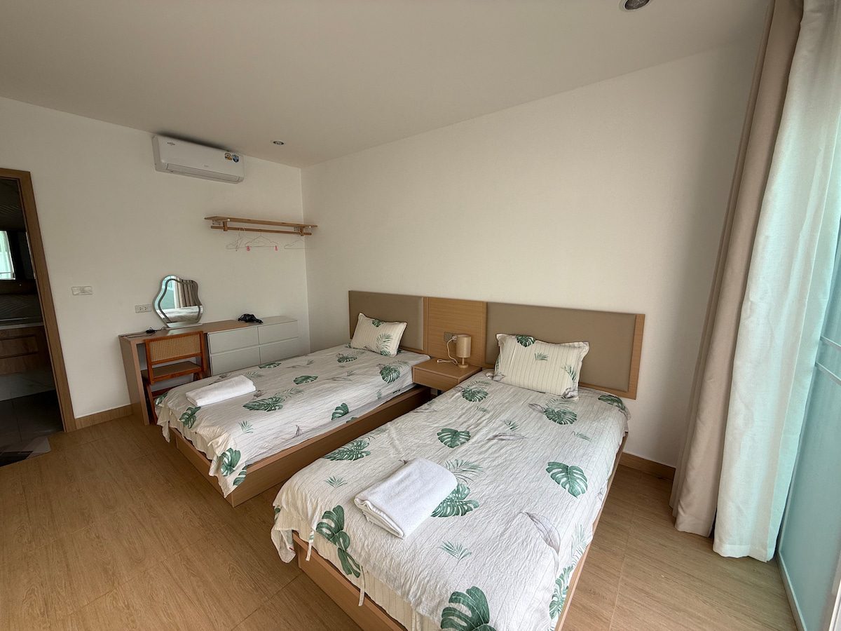 5 Bedroom 5 Bathroom Pool Villa in Hua Hin HH-128