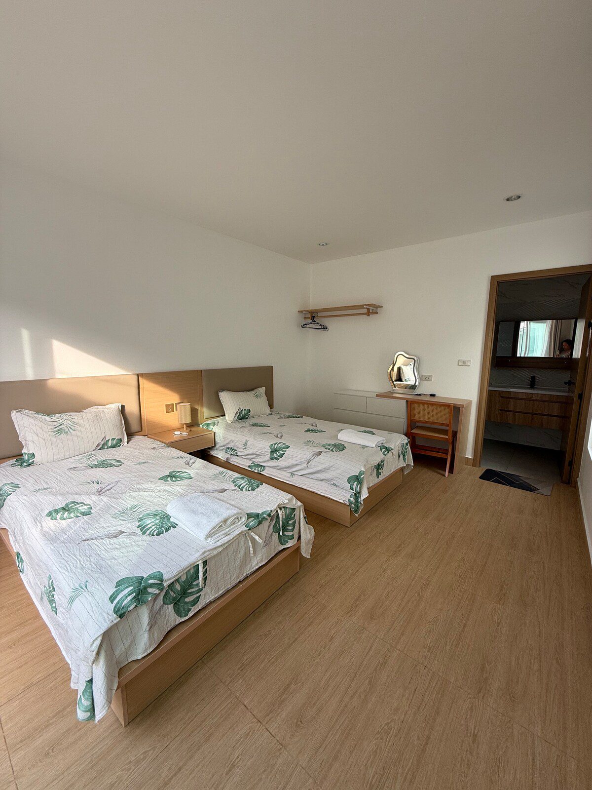 5 Bedroom 5 Bathroom Pool Villa in Hua Hin HH-128