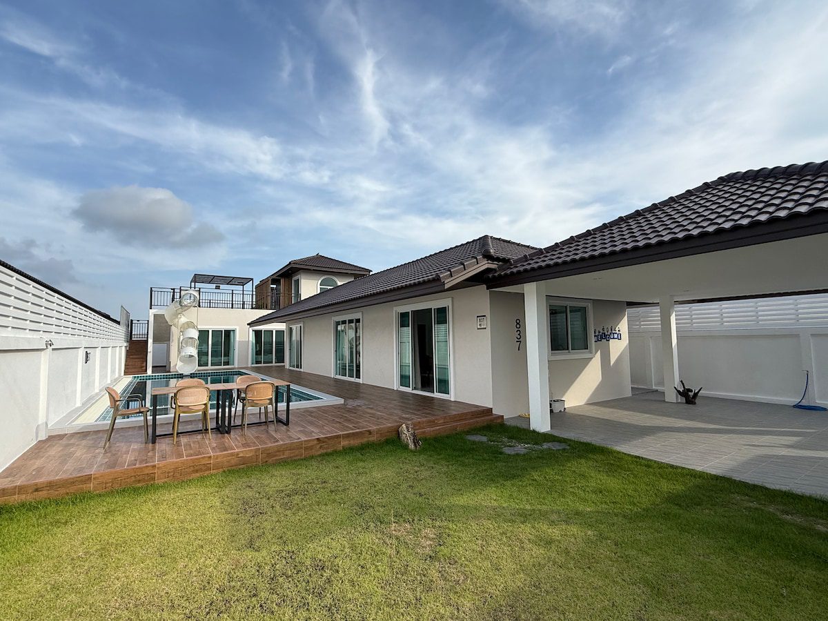 5 Bedroom 5 Bathroom Pool Villa in Hua Hin HH-128
