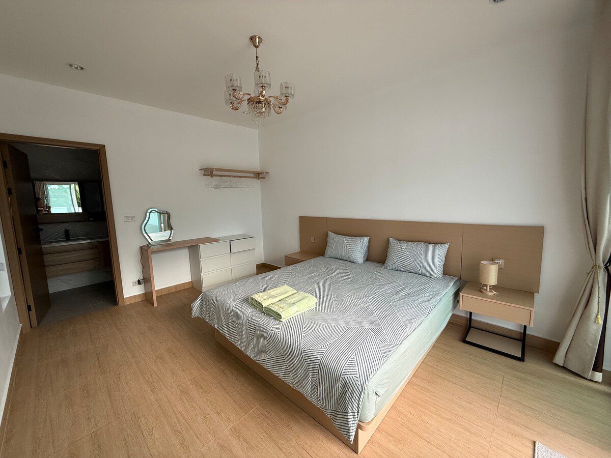 4 Bedroom 4 Bathroom Pool Villa in Hua Hin HH-126