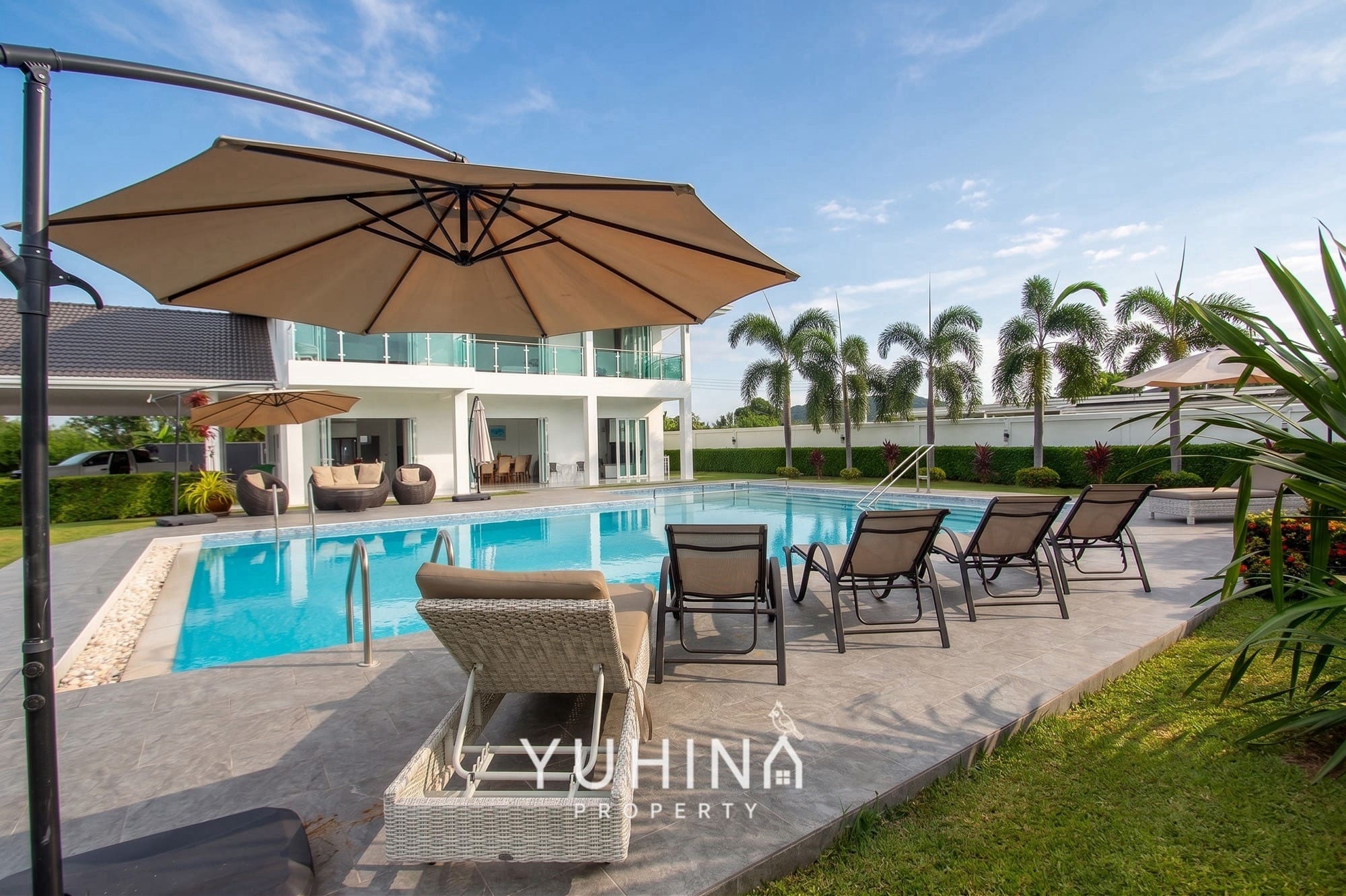 7 Bedroom 9 Bathroom Pool Villa in Hua Hin HH-26